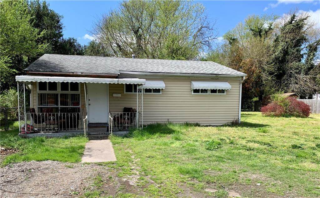 2600 Roanoke Ave - Photo 1