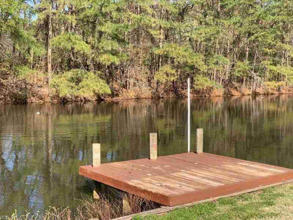 310 Tabb Lakes Dr - Photo 1