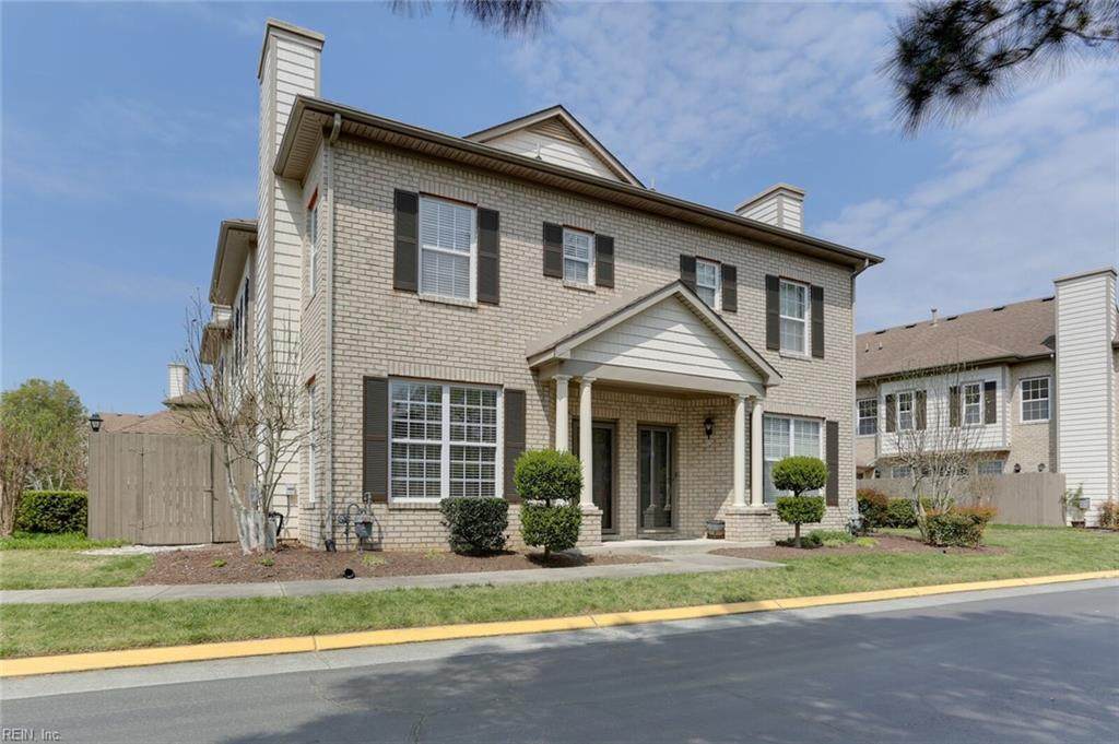2000 Smallbrooke Ct - Photo 1