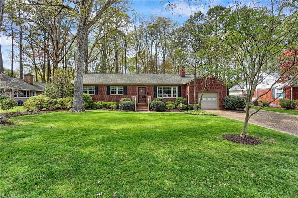 303 Mistletoe Dr - Photo 1