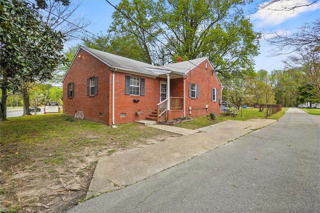 11612 Warwick Blvd - Photo 1