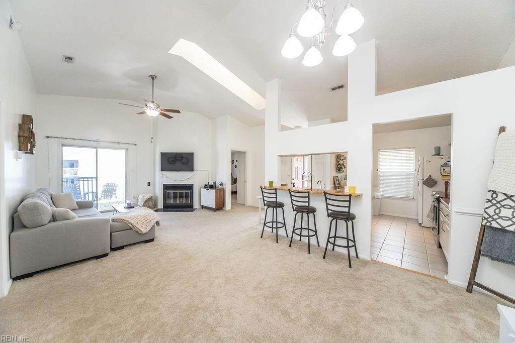 2128 Retreat Ct - Photo 1
