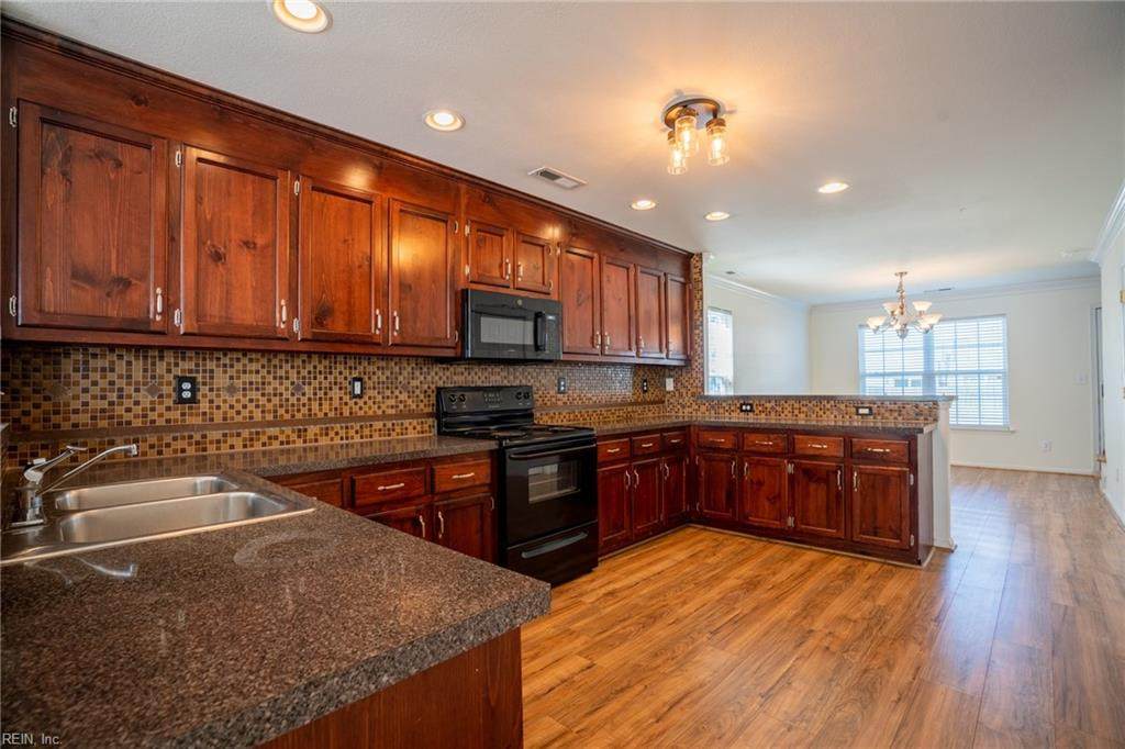 1443 Oliver Ave - Photo 1