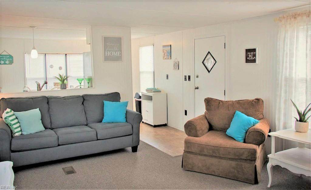 112 Sea Horse Ln - Photo 1