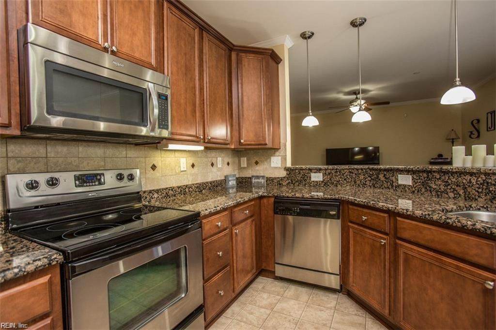 643 Claire Cir - Photo 1