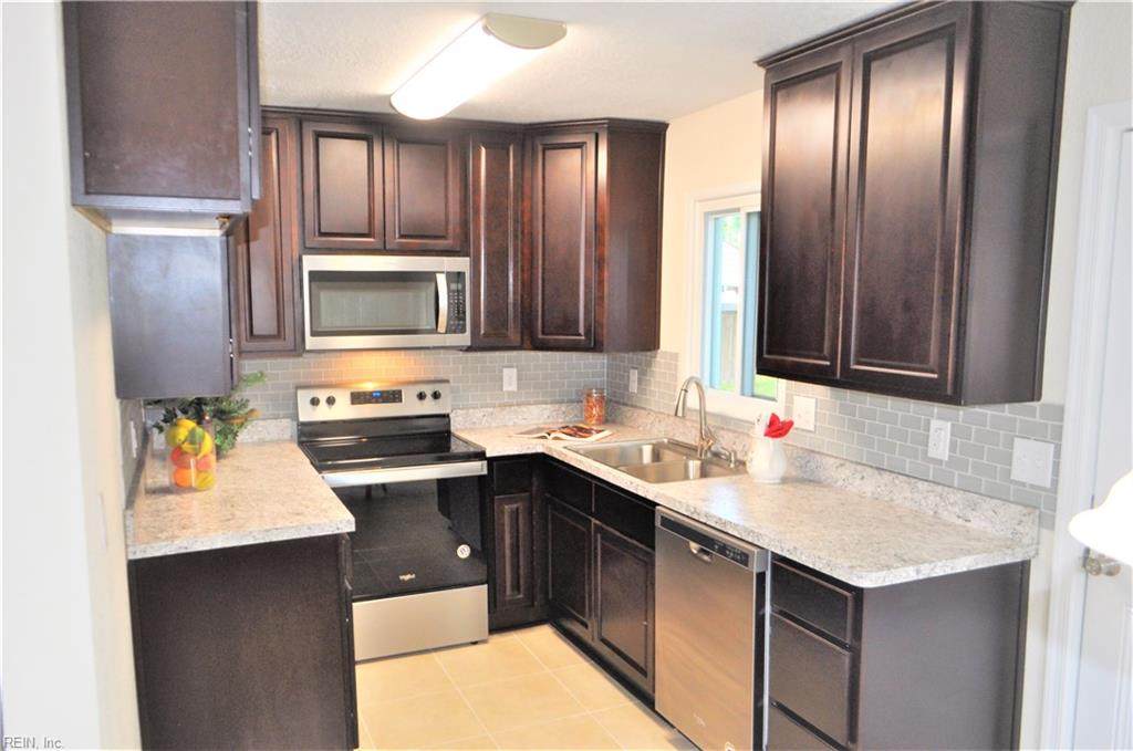 103 Marcy St - Photo 1