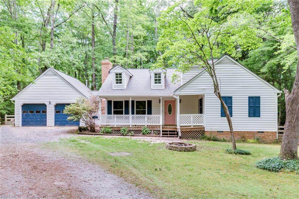 8219 Meandering Ln - Photo 1