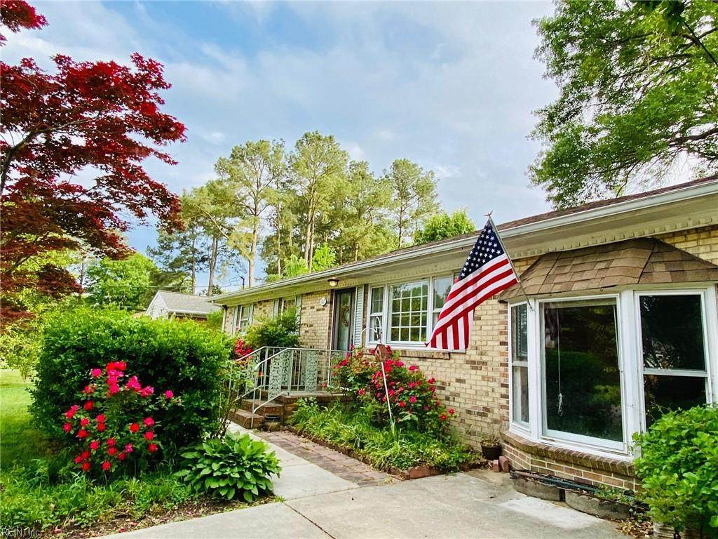107 Royce Dr - Photo 1