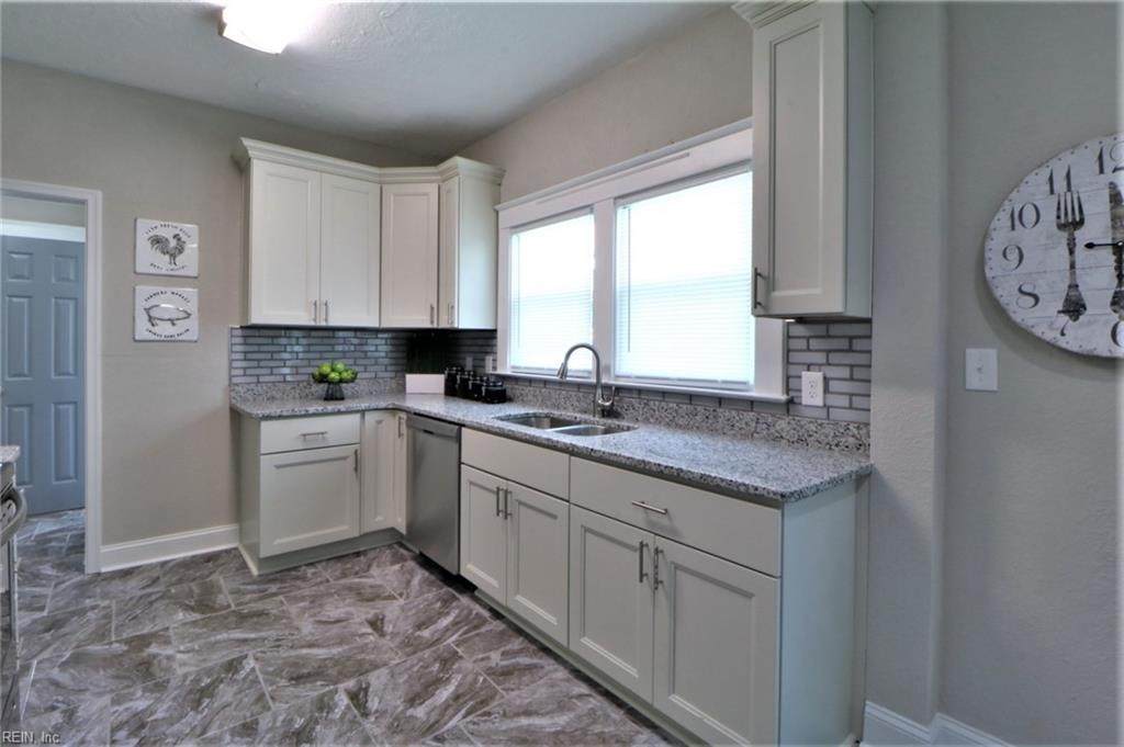 1709 Mallory St - Photo 1