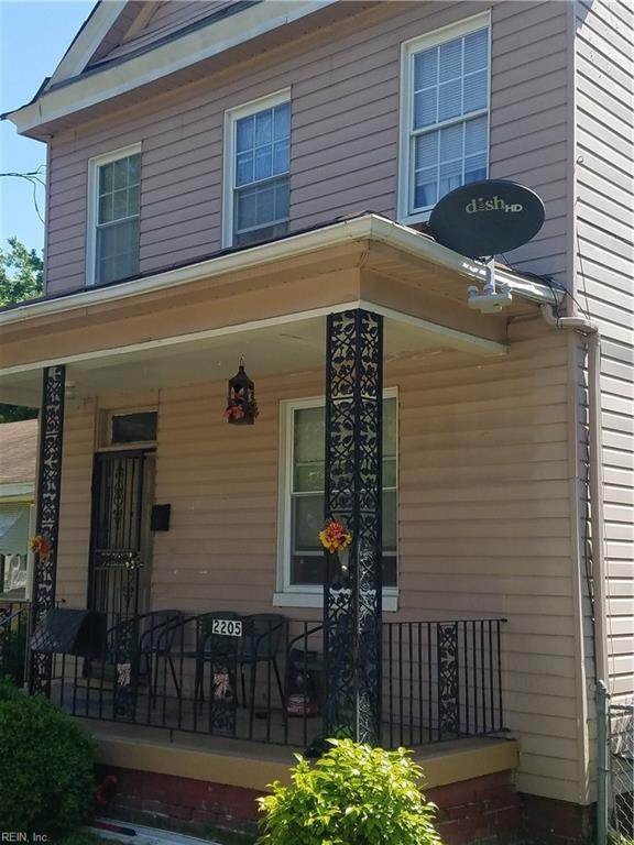2205 Charleston Ave - Photo 1