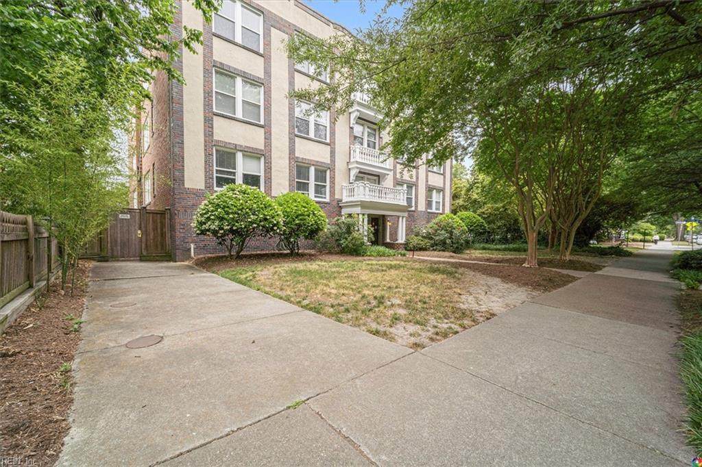 1506 Colonial Ave - Photo 1