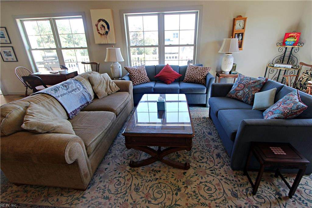631 Vanderbilt Ave - Photo 1
