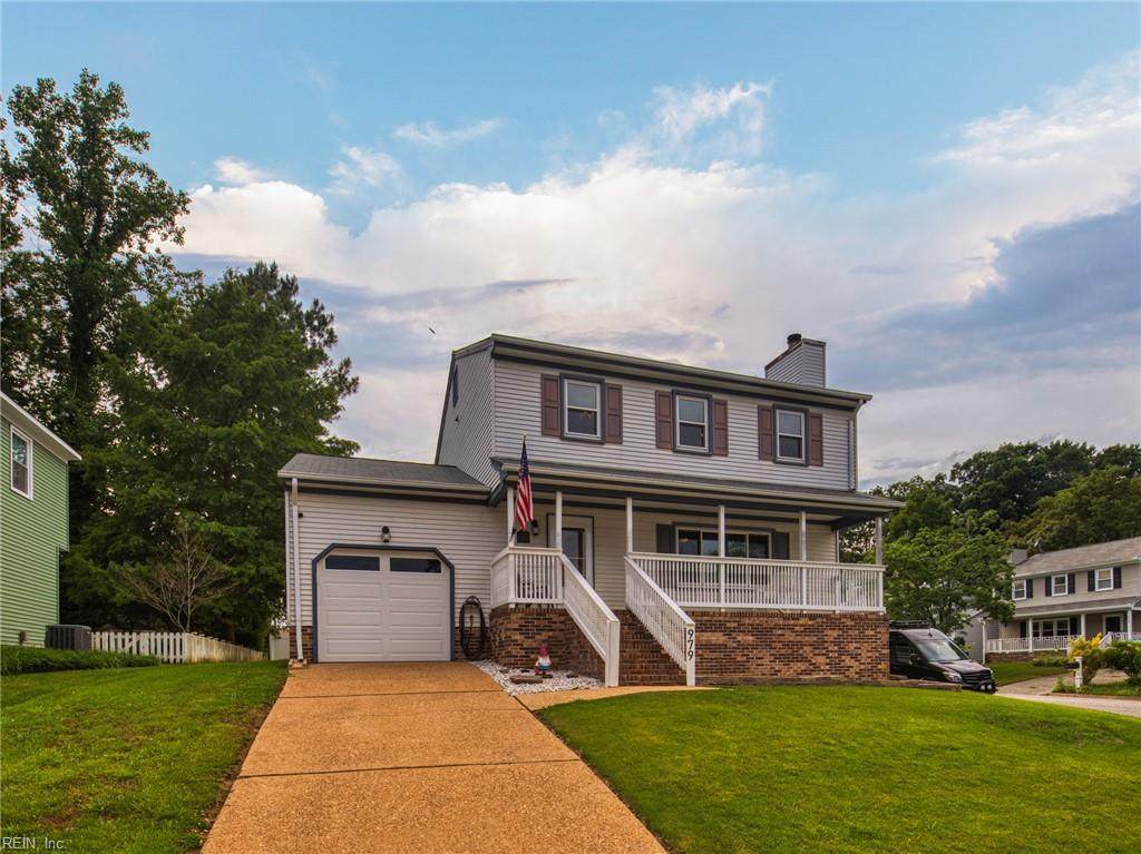 979 Banks Ln - Photo 1
