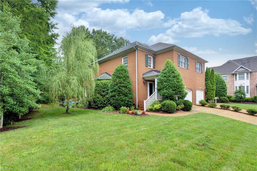 201 Brookwood Dr - Photo 1