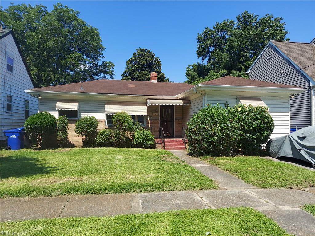2412 Lansing Ave - Photo 1