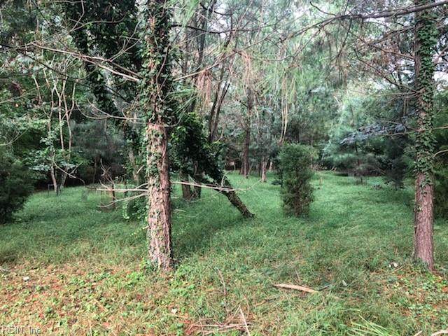 121 Parkway Dr - Photo 1