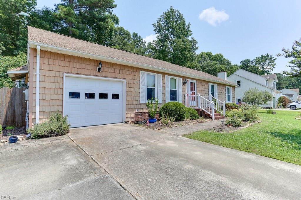 814 Haskins Dr - Photo 1
