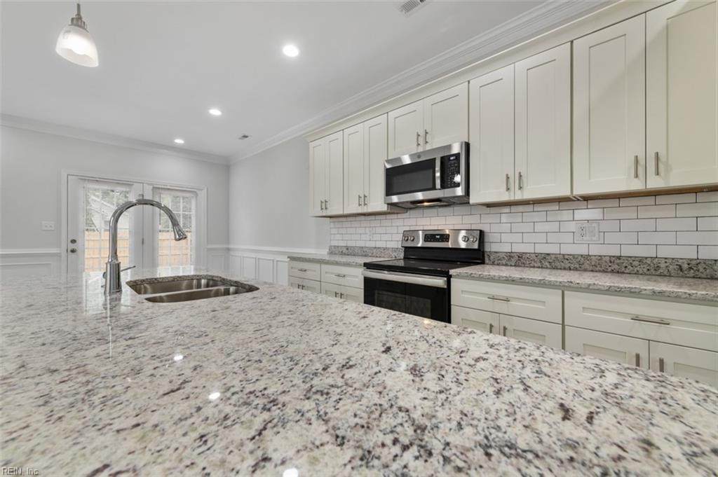 375 Leeland Ave - Photo 1