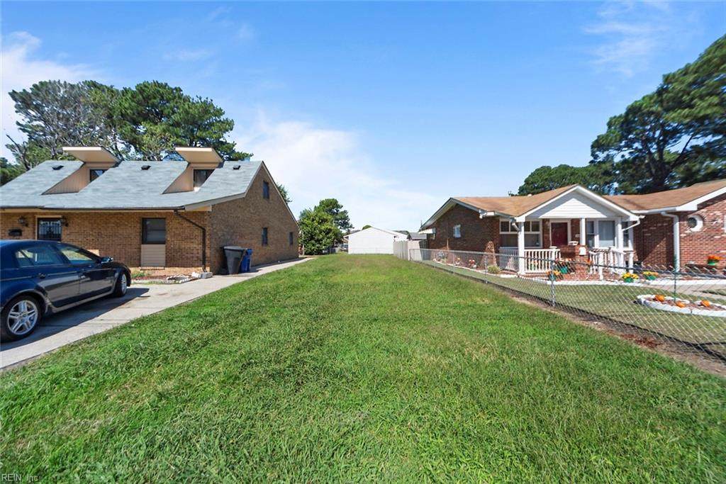 2614 Ash St - Photo 1
