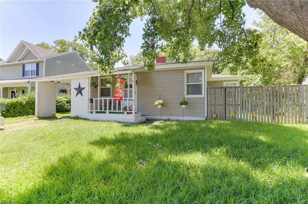 8215 Mercer Dr - Photo 1