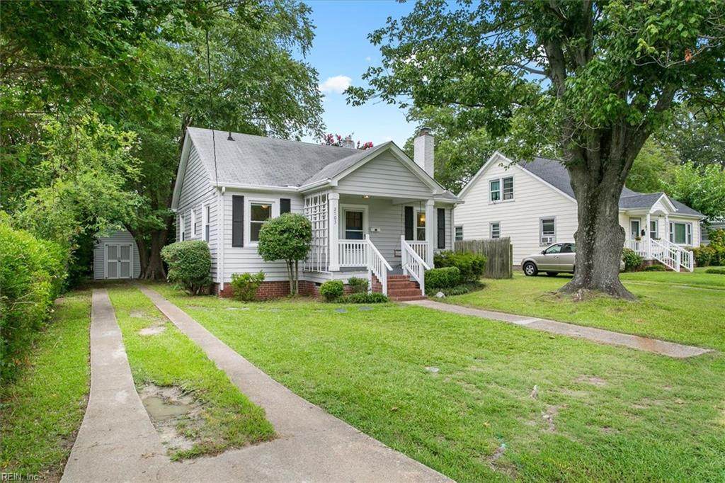 2703 Neal St - Photo 1