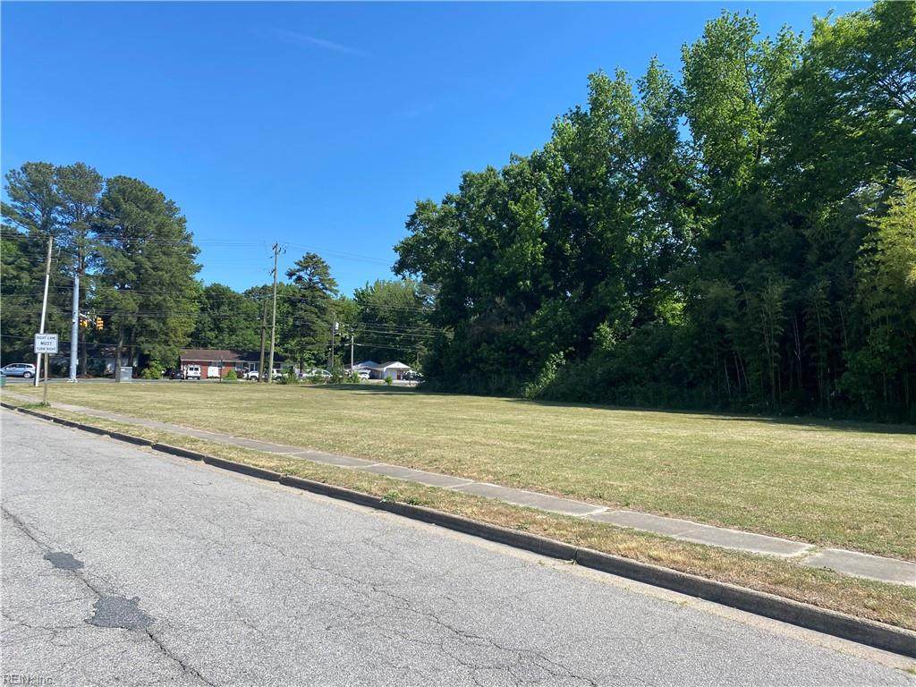 2800 Camelot Blvd - Photo 1