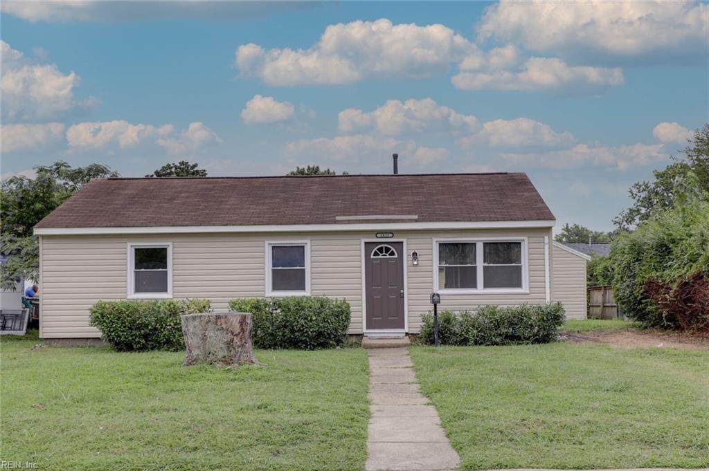 1832 Andrews Blvd - Photo 1