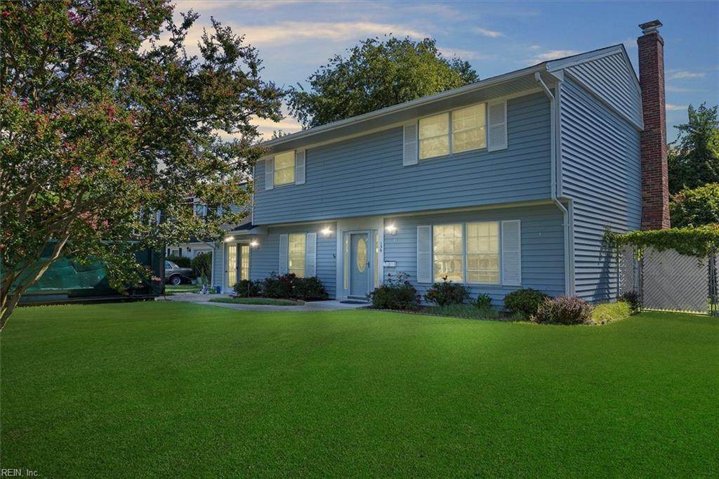 136 Diggs Dr - Photo 1