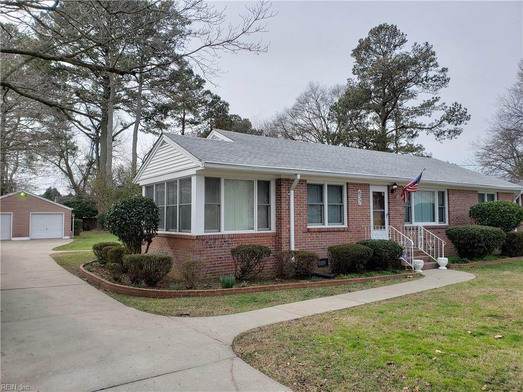 637 Earl St - Photo 1