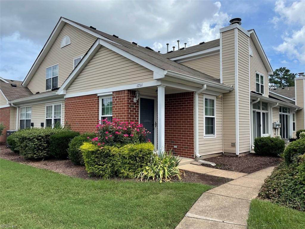1711 Orchard Way - Photo 1