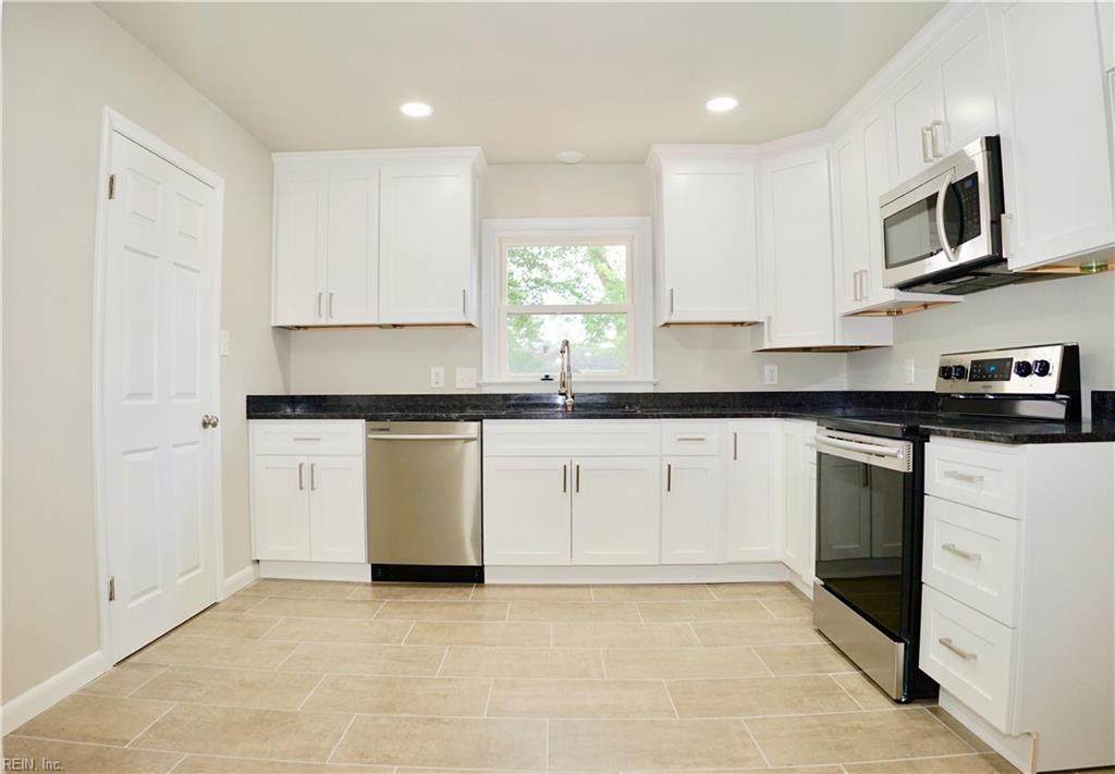 5013 Evelyn Ct - Photo 1