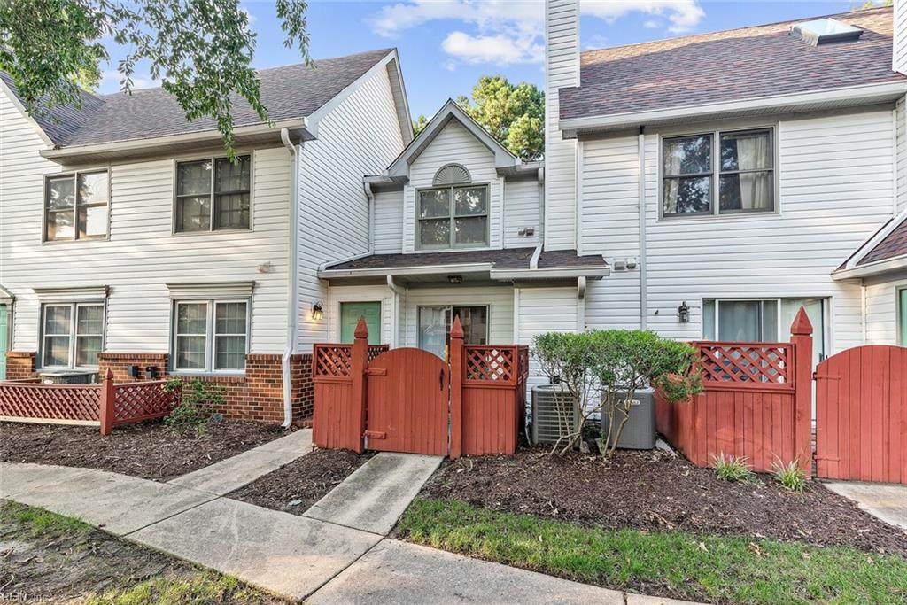 24 Tamarisk Quay - Photo 1