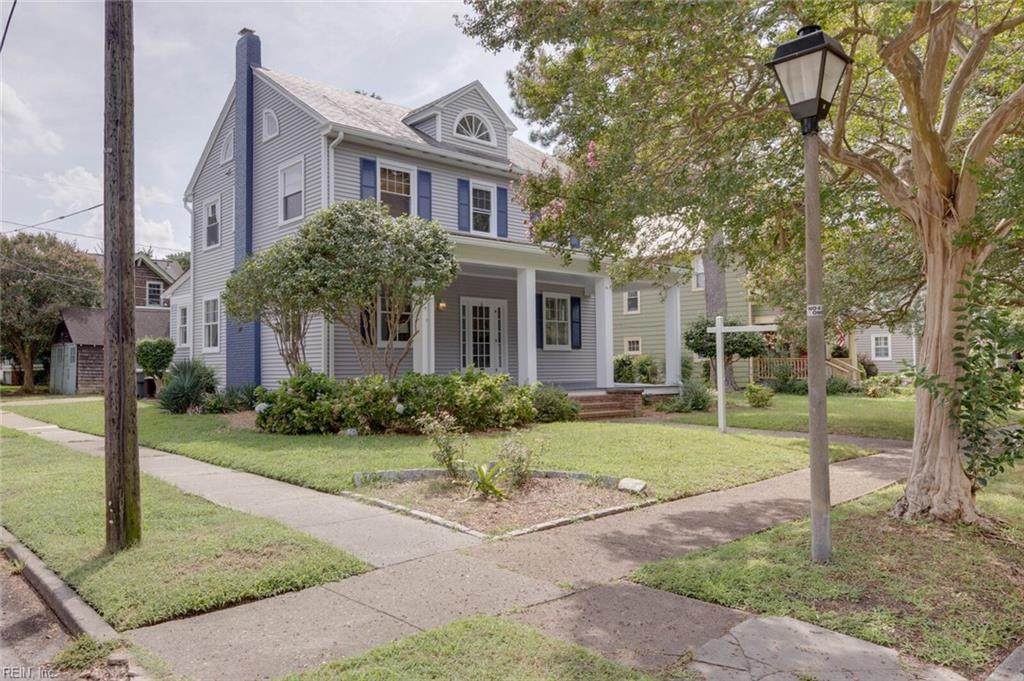 1301 Buckingham Ave - Photo 1