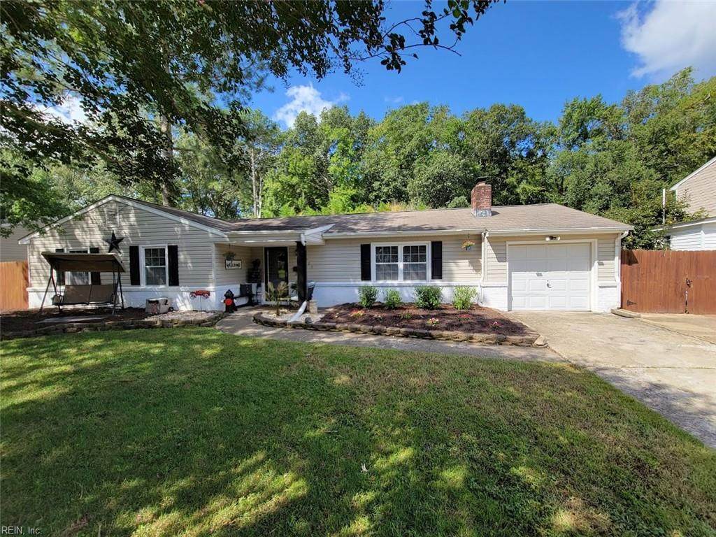 725 Forest Trl - Photo 1