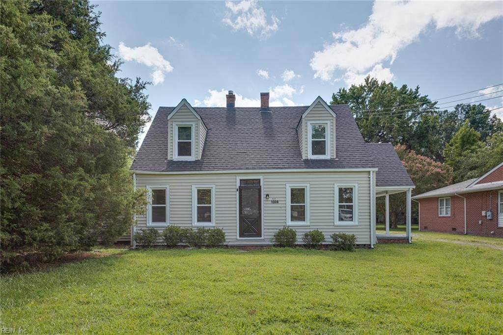 1304 Briarfield Rd - Photo 1