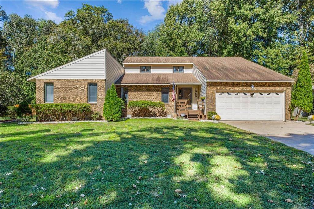 1060 Commodore Dr - Photo 1