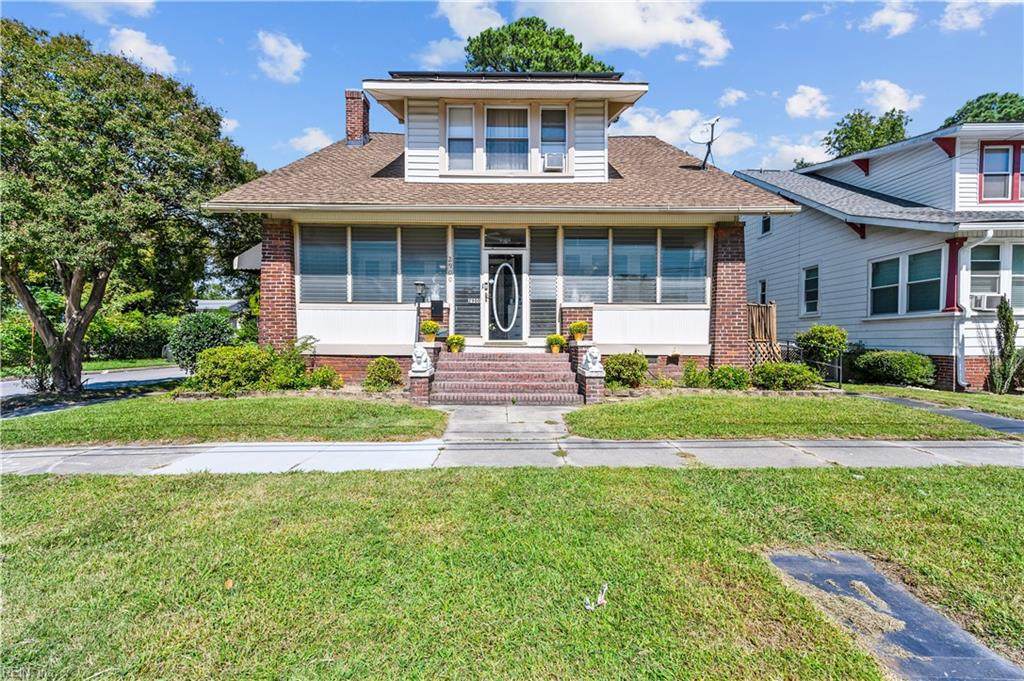 2900 Victoria Ave - Photo 1
