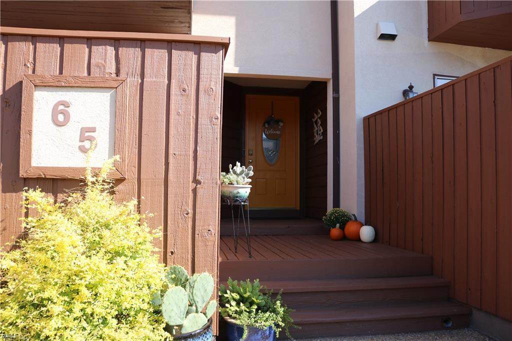 65 Waters Edge Cir - Photo 1
