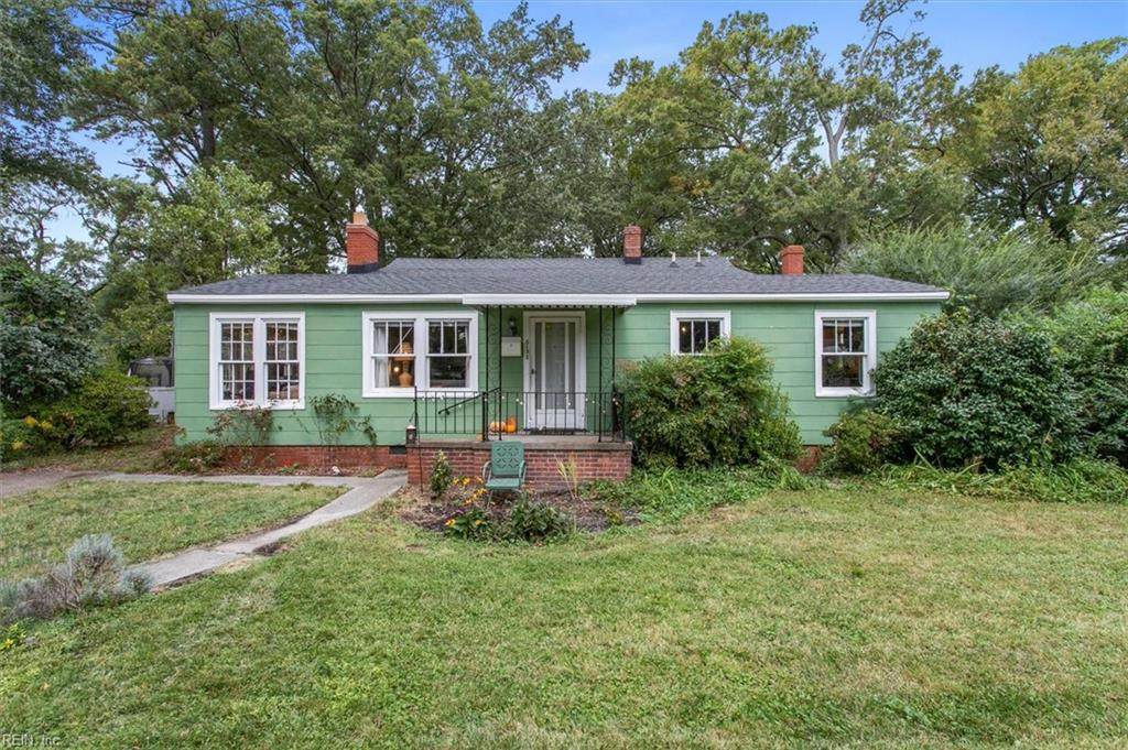 615 72nd St - Photo 1