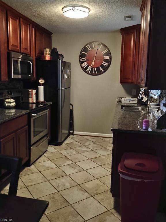 1852 Streamline Dr - Photo 1