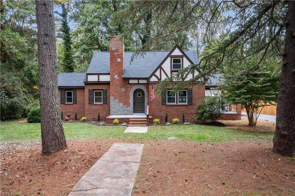 104 Pinecrest St - Photo 1