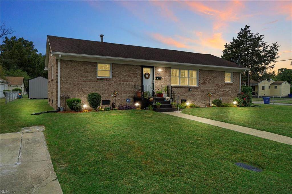 205 Riddick Dr - Photo 1