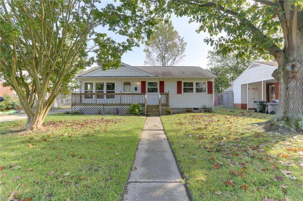 210 Lynnhaven Dr - Photo 1
