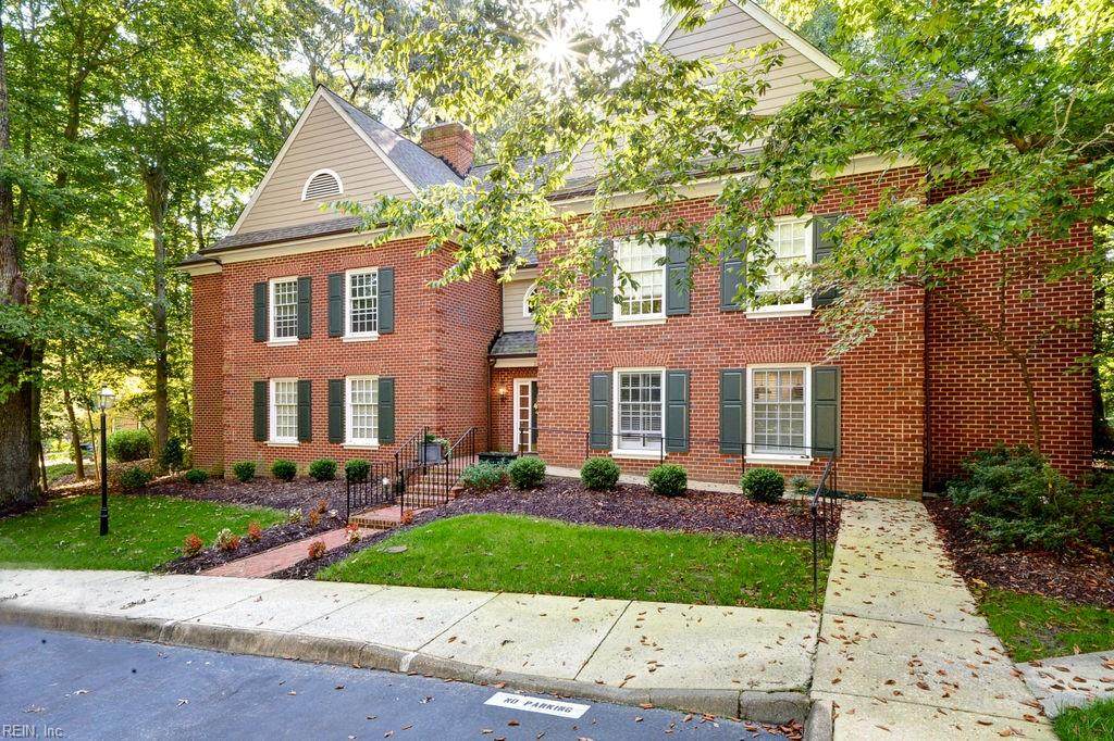 233 Woodmere Dr - Photo 1