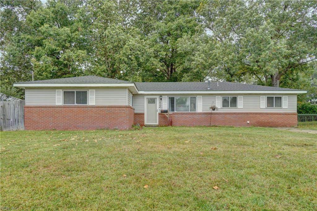 425 Barcelona Ln - Photo 1