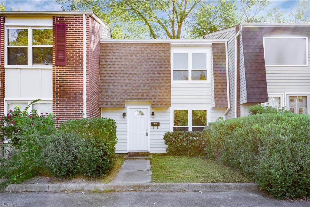 978 Level Green Blvd - Photo 1