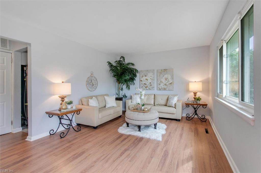 4820 Linshaw Ln - Photo 1