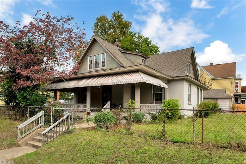 2300 Oak Ave - Photo 1