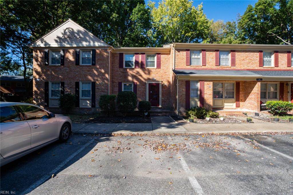 411 Hustings Ln - Photo 1