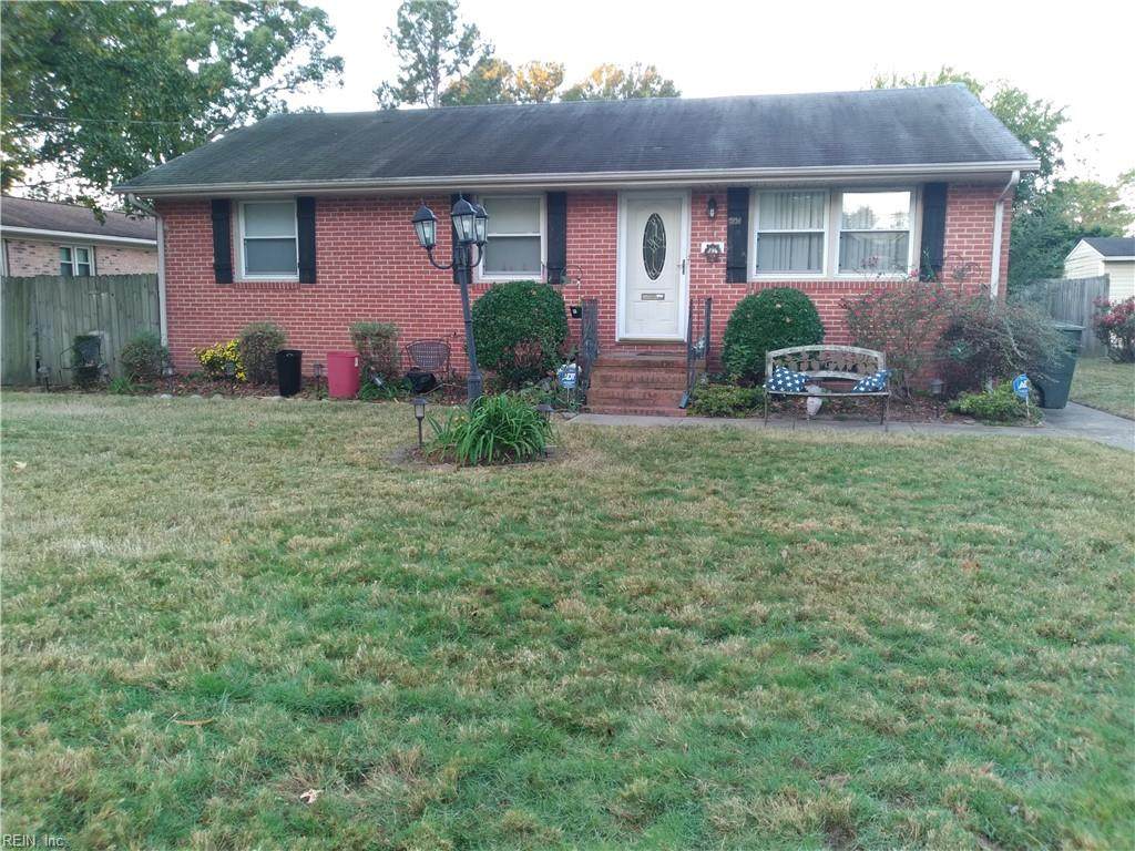204 Woodbury Forrest Dr - Photo 1